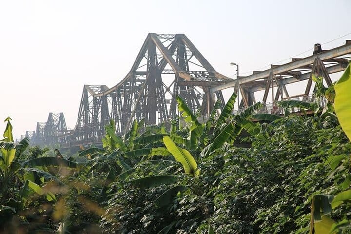 Hanoi City Walking Tour with Local Guide and Train Street