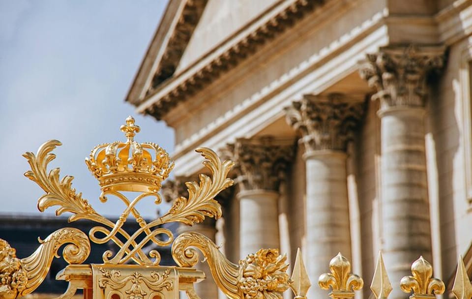Photoshoot Walking Tour at the Palace of Versailles