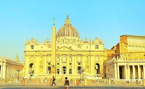 St. Peter's Basilica and Dome Guided Walking Tour in Rome