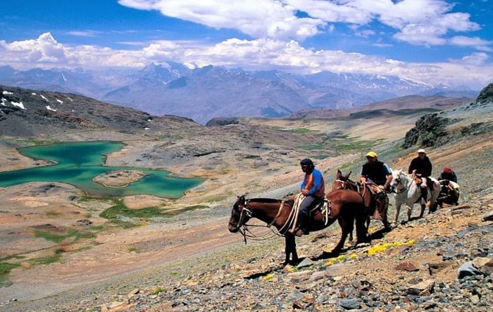 Horseback riding and wines from Santiago