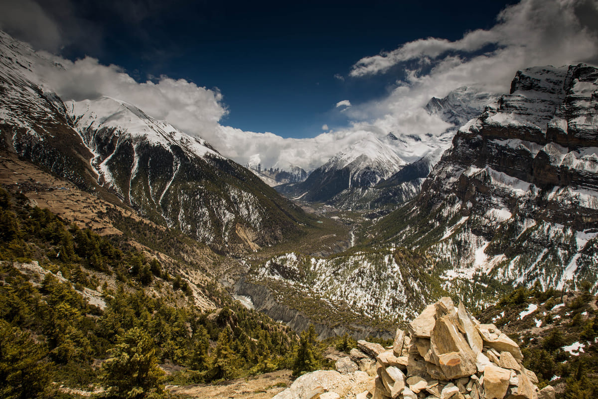 Annapurna Circuit & Tilicho Lake Homestay Trek – 15 Days