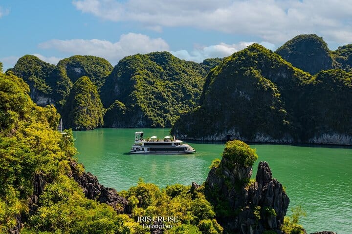 IRIS CRUISE - 5 Star Day Cruise - Halong Bay 1 Day - JACUZZI POOL