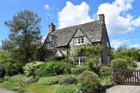 Chocolate box cottage