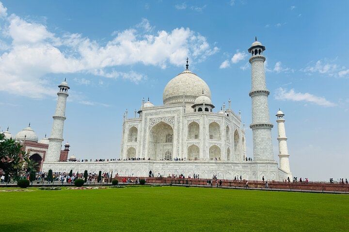 From Delhi: 2 Days Taj Mahal and Agra Overnight Tour