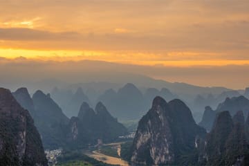 Private Sunrise Tour of Xianggong Mountain in Yangshuo