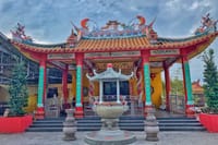 Pulau Ketam Fishing Village with Blue Mosque and Thean Hou (SIC/Shared Tour) 8