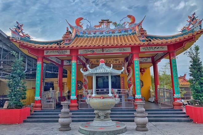 Pulau Ketam Fishing Village with Blue Mosque and Thean Hou (SIC) 8