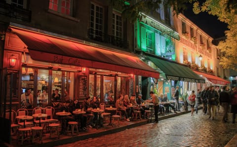 Private Guided Tour of Montmartre's Artistic Heritage in Paris