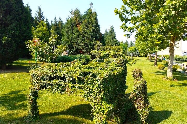 Ganja tour_Ganja tour-Ganja-tour-Ganca tour-Heydar Aliyev Park Ganja-best Azerbaijan Tour package-02