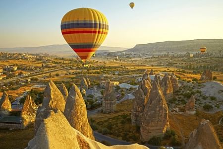 Cappadocia & Istanbul Tour: Flights, Sightseeing, and Cave Experiences