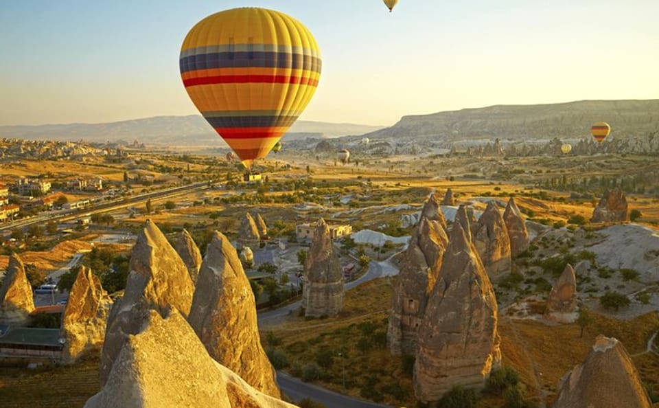 Cappadocia and Istanbul 4-Night Tour with Flights and Sightseeing
