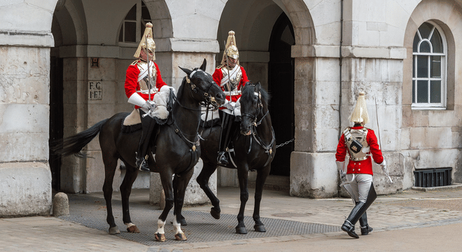 Changing of the Guard & Royal London Small-Group Walking Tour photo 5