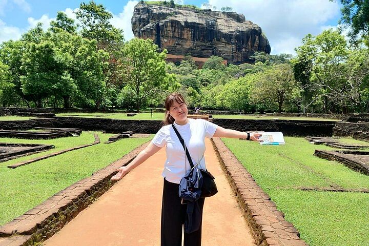 Private Sigiriya and Dambulla Tour: Explore Sri Lanka's UNESCO Wonders