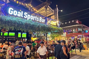 Night Market and Pub Street Walking Tour in Siem Reap
