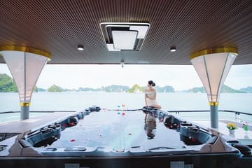 Luxury Ha Long Bay Cruise with Jacuzzi and Kayaking