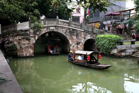 Private Day Tour to Shunde from Guangzhou: Qinghui Garden, Fengjian Water Town