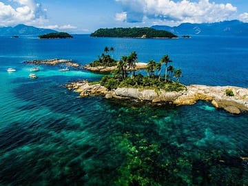 Motorboat Tour to the Islands of Angra dos Reis, Brazil