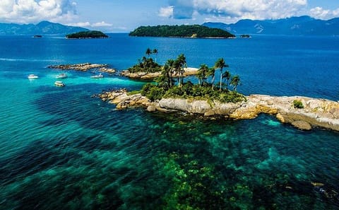 Motorboat Tour to the Islands of Angra dos Reis, Brazil