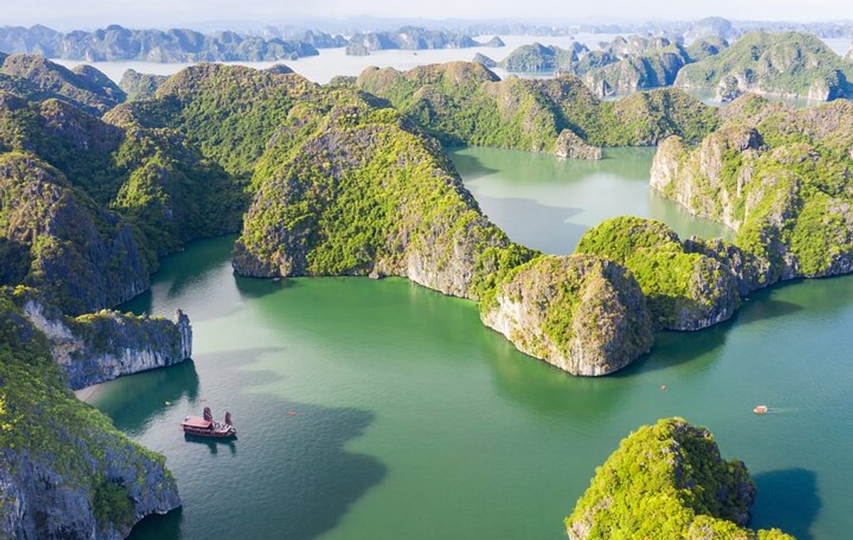 Lan Ha Bay Deluxe Cruise 2D/1N: Kayaking, Swimming at pristine places & meals