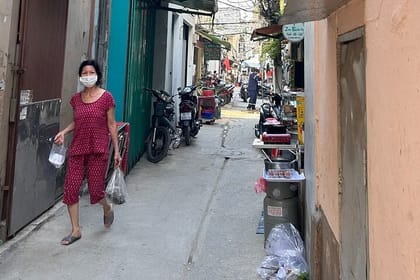 Private Saigon Backstreets Walking Tour Half Day