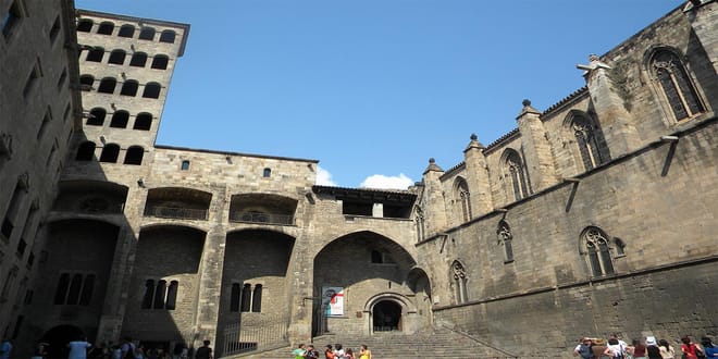 Private Walking Tour - Legends of Barcelona 5