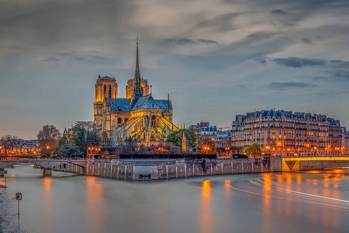 8-hours VIP Private Sightseeing and Shopping Tour in Paris 4
