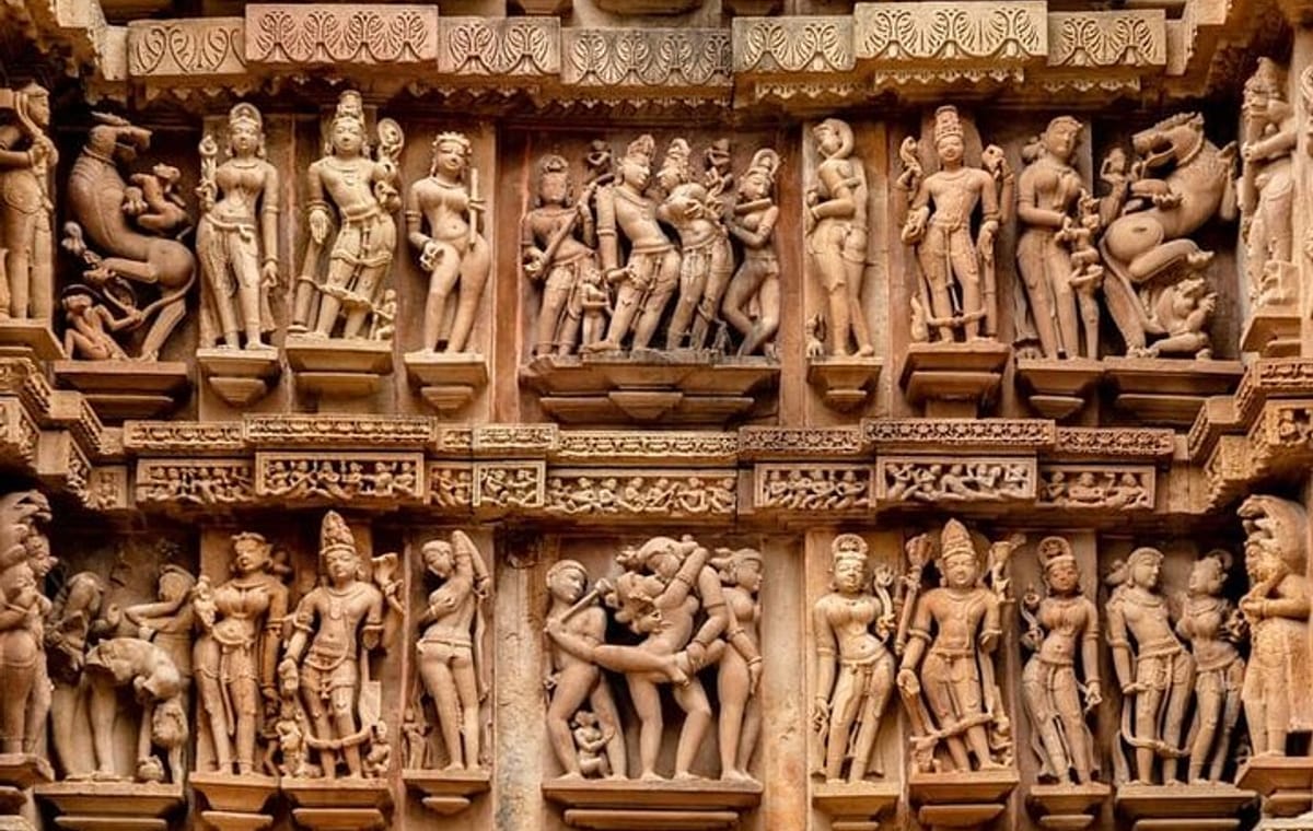 Spiritual Tour (Jyotirlinga, Kamasutra Temple & Holy River Ghats)