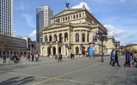 Frankfurt Walking Tour: Explore History, Culture, and Cuisine