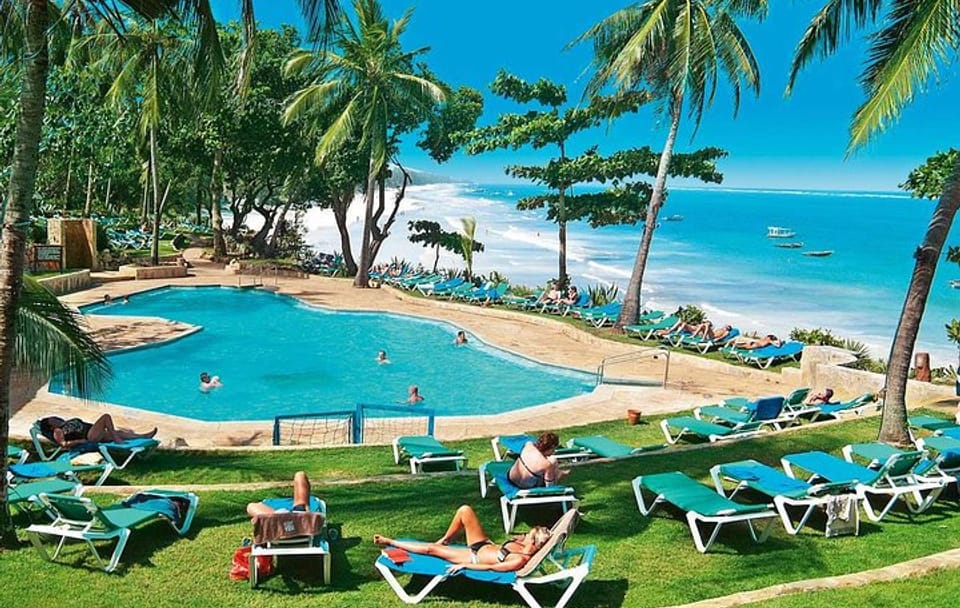 9-Night Kenya Wildlife Safari and Mombasa Diani Beach Holidays