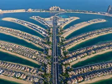 Dubai Palm Jumeirah View Tour and Desert Safari with BBQ Dinner