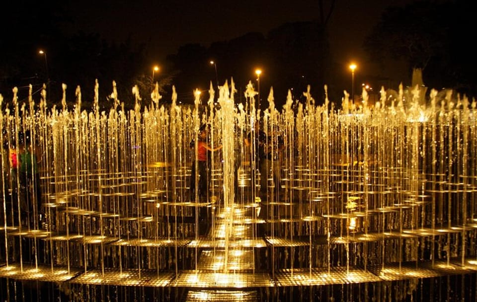 Evening Tour of Lima's Magic Water Circuit Fountains