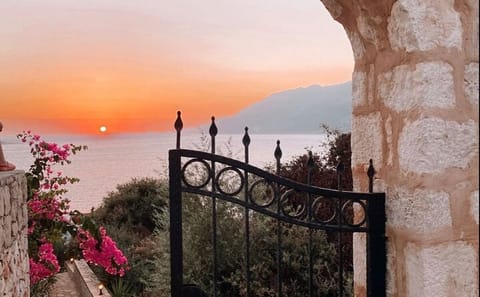 Alanya City Tour with Boat Trip and Cable Car Experience