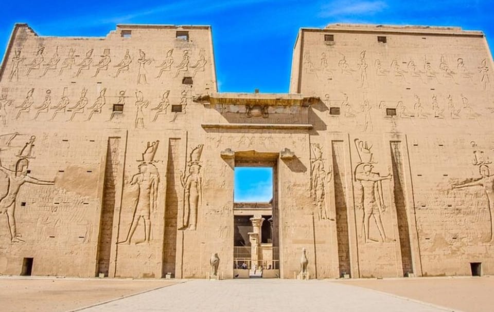 Aswan to Luxor Tour With Kom Ombo and Edfu Temples