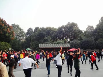 3-Hour Walking Tour in Chengdu People’s Park and Learning Mahjong