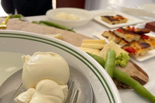 Family-Run Farm Near Ostuni: Mozzarella Experience with Tasting