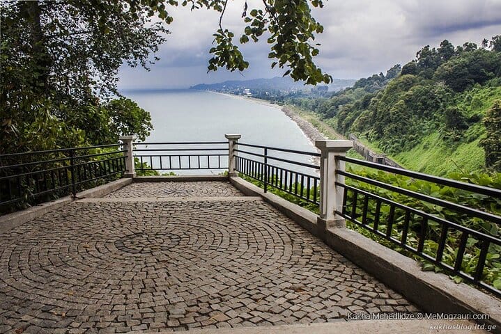 4 Full days in Georgia with private tour, free aiport