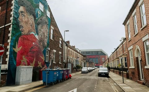 Cultural City Tour of Liverpool with Beatles Story Museum Entry