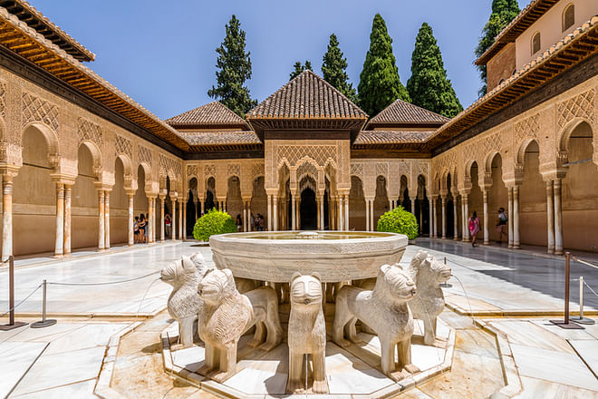 Tour privado: Visita a La Alhambra y El Albaicín (entradas incluidas)