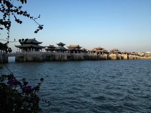 Private Day Trip to Chaozhou from Guangzhou by Round-way Bullet Train 