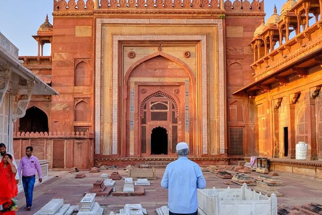 Man Praying in Fatehpur Sikri