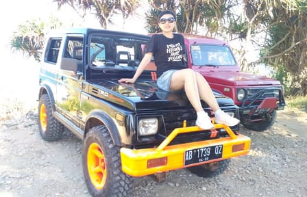 Caving Adventure at Jomblang Cave and Gondola Beach Tour