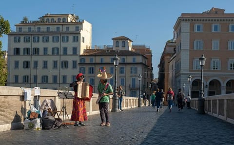 Professional Photoshoot Experience at Piazza Navona in Rome