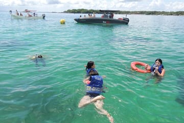 VIP Snorkeling and Boat Tour of Rosario Islands in Cartagena