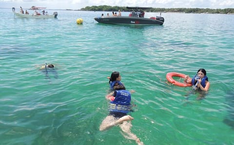 VIP Snorkeling and Boat Tour of Rosario Islands in Cartagena