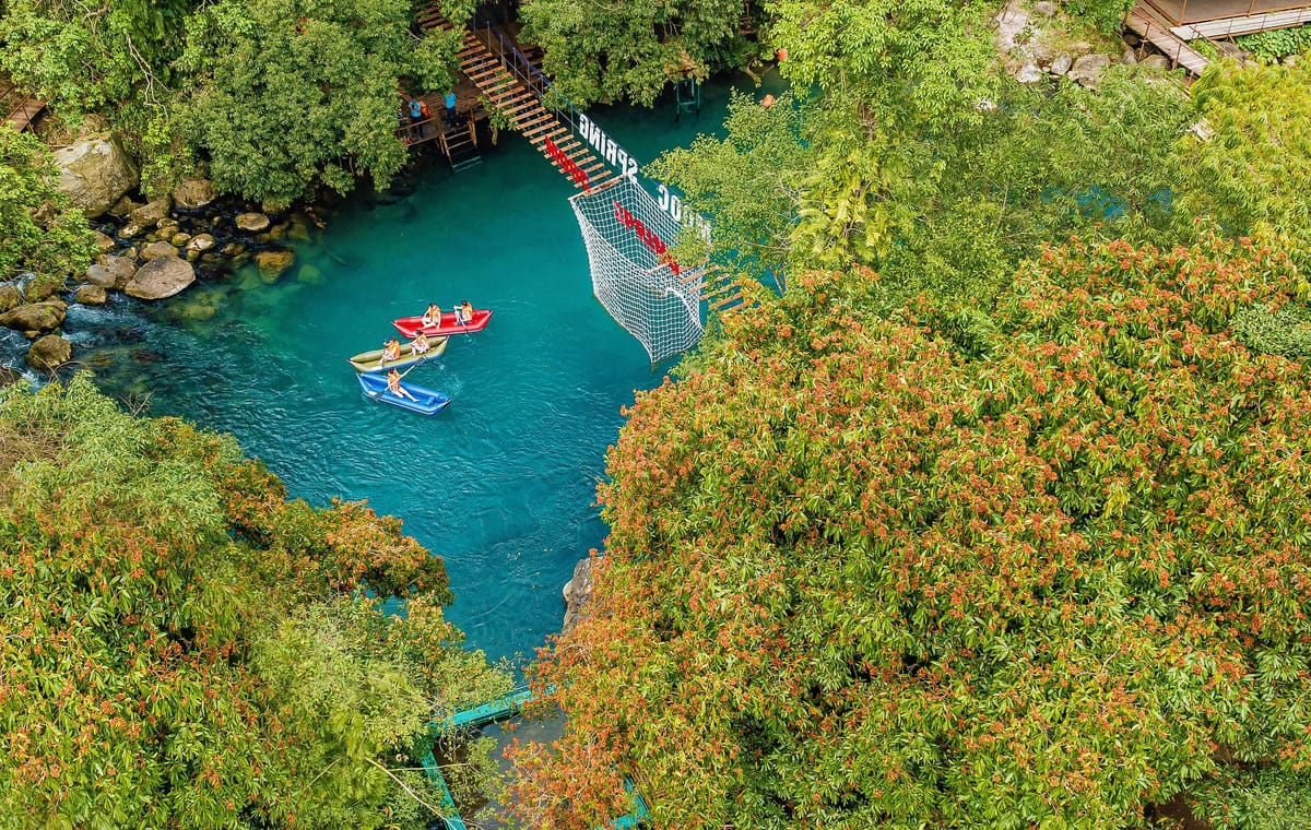 Paradise Cave and Mooc Spring Guided Tour from Dong Hoi