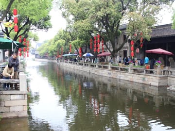 Wuxi: Three Kingdoms City, Huishan Town & TCM Day Tour
