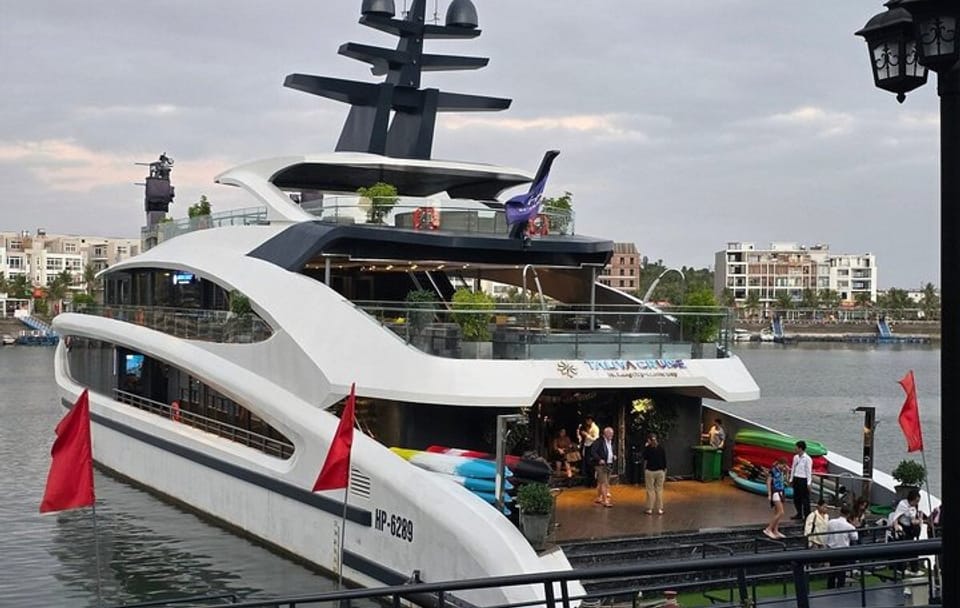 Luxury Day Cruise in Halong Bay and Lan Ha Bay from Hanoi