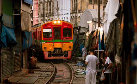 Classic tour in Maekong railway + Damnoen Saduak Floating Market + IG cafe