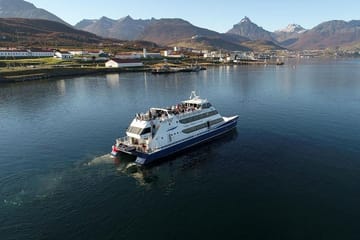 Beagle Channel Navigation with trekking at the Bridges Islands