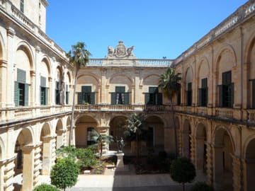 Valletta Voyages: Exclusive Private Guided Walking Exploration